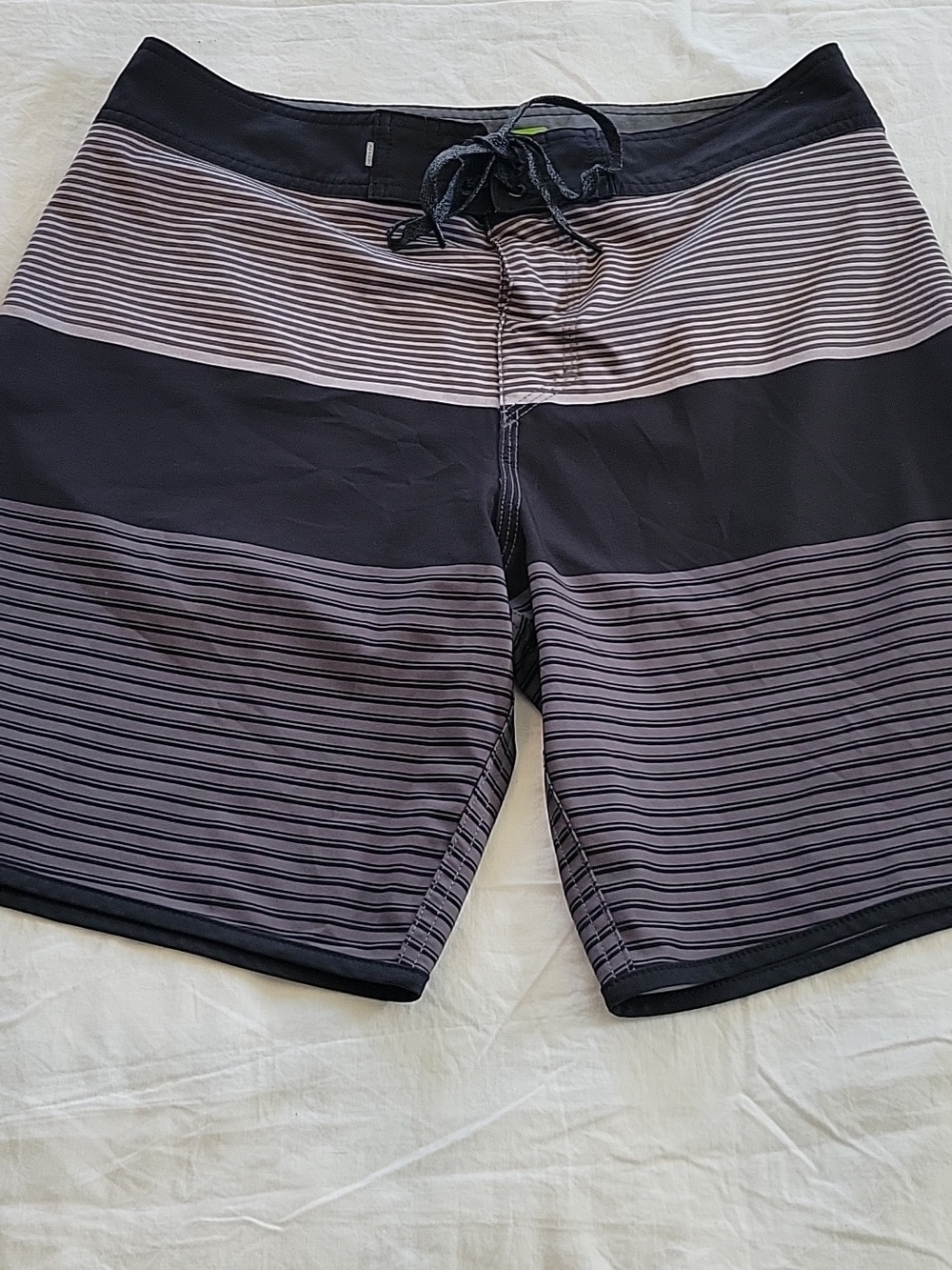 Quiksilver Men's Black & Gray Striped Tijuana  Board Shorts Swim Trunks Size 32